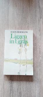 Liggen in 't gras (Toon Hermans), Ophalen of Verzenden, Gelezen, Overige typen