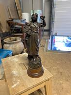 Antiek bronzen beeld - Vrouw met bloemen, Ophalen