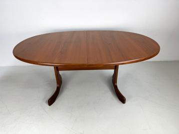 Vintage eettafel van G-Plan beschikbaar voor biedingen