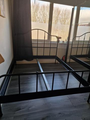 2 persoons zwart metalen bed van de ikea 160x200