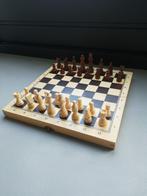 Houten opklapbaar backgammon /schaakbord met houten stukken, Ophalen of Verzenden, Gebruikt, Schaken