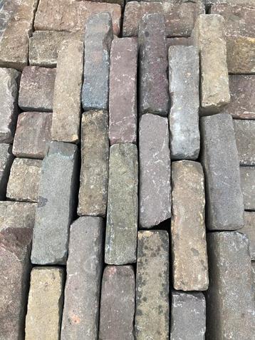 Waalformaat oud gebakken beschikbaar voor biedingen