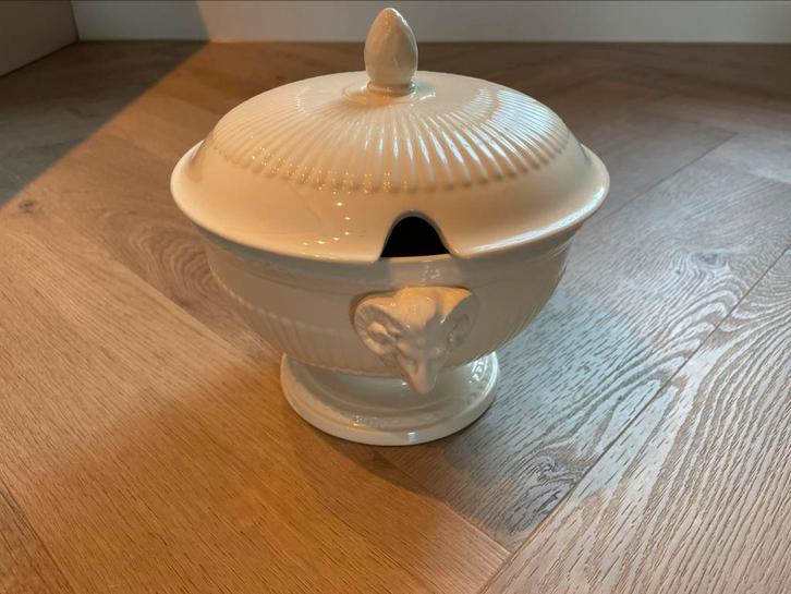 Wedgwood Edme sauskom / juskom met deksel (Engeland), Antiek en Kunst, Antiek | Schalen, Ophalen of Verzenden