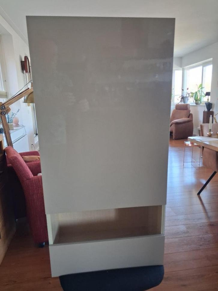 Wandkasten, Huis en Inrichting, Kasten | Wandmeubels, Zo goed als nieuw, Minder dan 100 cm, Minder dan 150 cm, 25 tot 50 cm, Met deur(en)
