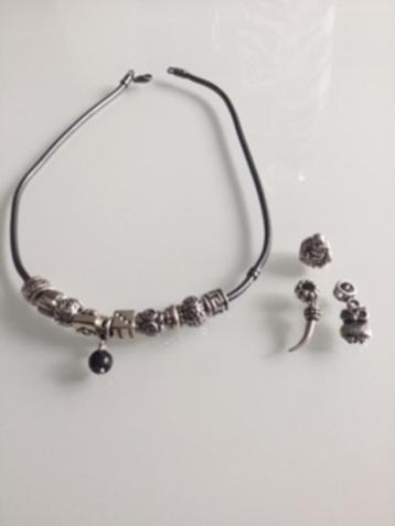 Pandora ketting met beads en extra bedels beschikbaar voor biedingen