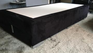 boxspring 210 x 100 cm beschikbaar voor biedingen