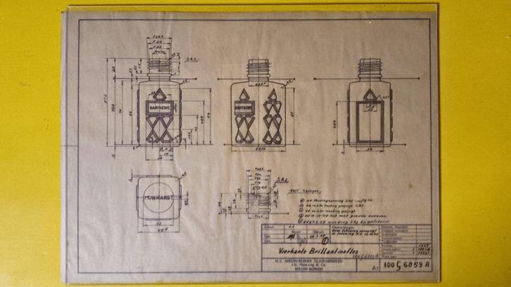 Lot van 33 vintage ontwerptekeningen voor glazen flessen, Verzamelen, Glas en Borrelglaasjes, Gebruikt, Overige typen, Ophalen of Verzenden