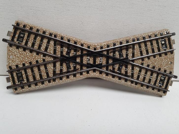 MARKLIN H0 5114 M-rail kruising lengte 193 mm = 30, Hobby en Vrije tijd, Modeltreinen | H0, Gebruikt, Rails, Wisselstroom, Märklin