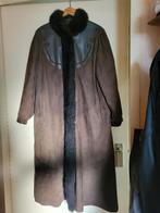 Vintage Suede jas met leer applicatie en bont strook. 42-44, Ophalen of Verzenden, Zo goed als nieuw, Maat 42/44 (L), Bruin