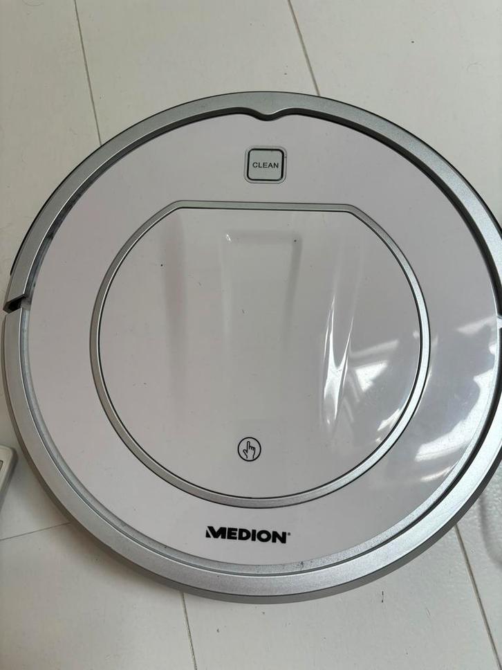 Medion robot stofzuiger, Witgoed en Apparatuur, Stofzuigers, Zo goed als nieuw, Robotstofzuiger, Reservoir, Ophalen
