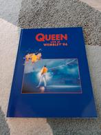 Queen Live at Wembley 1986, Boeken, Muziek, Ophalen of Verzenden, Zo goed als nieuw