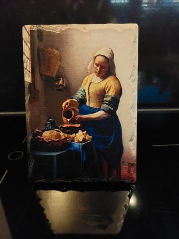 Stenen lijstje .Het melkmeisje  beschikbaar voor biedingen