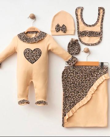 Babyset Nieuw Geboorte Cadeau beschikbaar voor biedingen