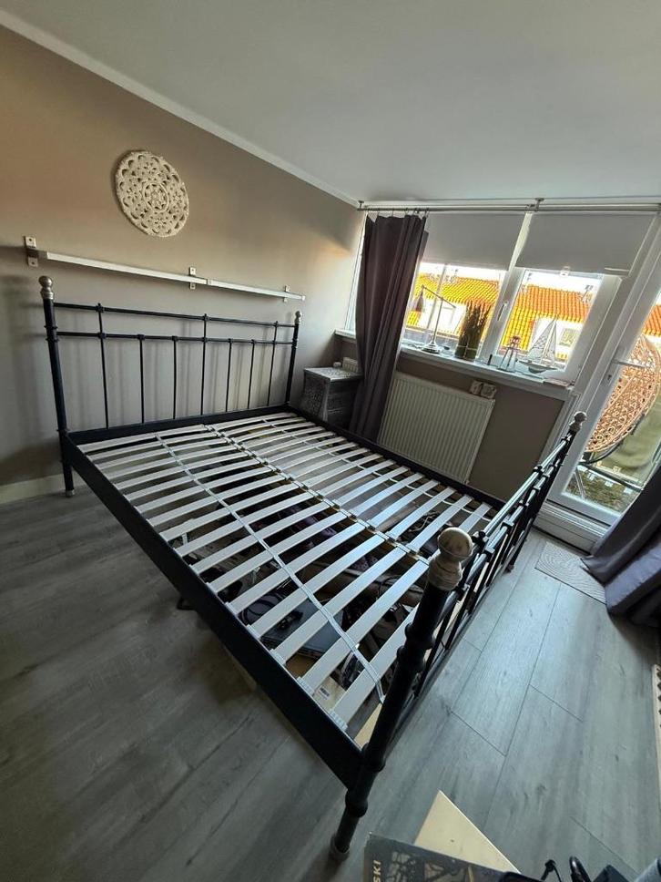 Ikea bed Svelvik 160x200, Huis en Inrichting, Slaapkamer | Bedden, Zo goed als nieuw, Tweepersoons, 160 cm, 200 cm, Metaal, Zwart