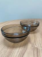 2 vintage Arcoroc rookglas toetjesschaaltjes vlaschaaltjes, Ophalen of Verzenden, Kom(men), Effen, Glas