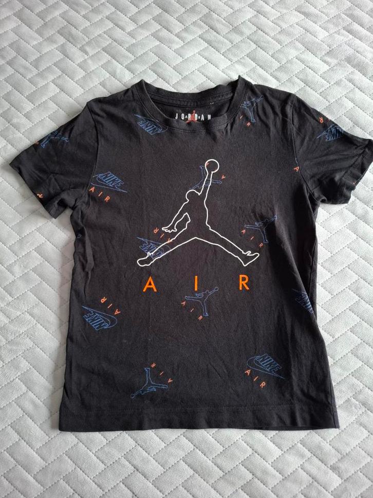 Nike jordan T-shirt maat 110/116, Kinderen en Baby's, Kinderkleding | Maat 110, Zo goed als nieuw, Jongen, Shirt of Longsleeve