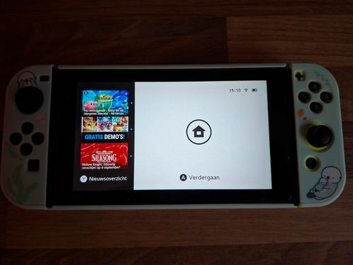 Nintendo Switch custom skin incl pokemon sword en ass creed, Spelcomputers en Games, Spelcomputers | Nintendo Switch, Zo goed als nieuw