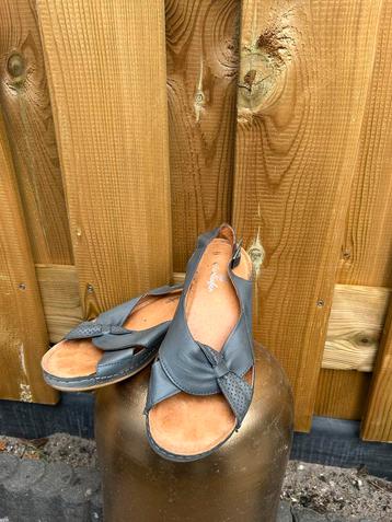 Orthopedische Sandalen beschikbaar voor biedingen