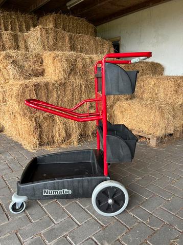Te koop zadelwagen voor western zadels beschikbaar voor biedingen