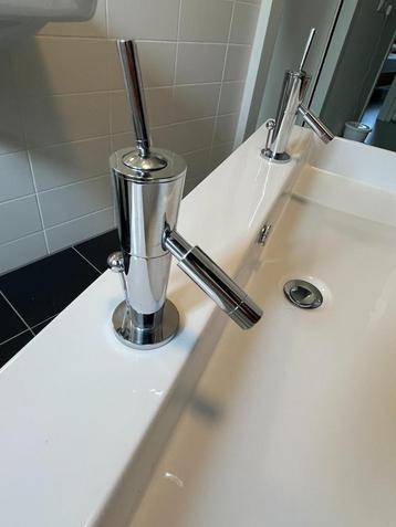 Design Kranen (twee) beschikbaar voor biedingen
