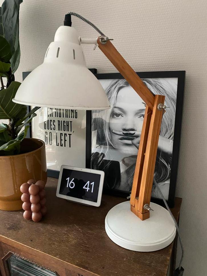 Scandinavische stijl lamp, Huis en Inrichting, Lampen | Tafellampen, Zo goed als nieuw, Minder dan 50 cm, Hout, Metaal, Ophalen