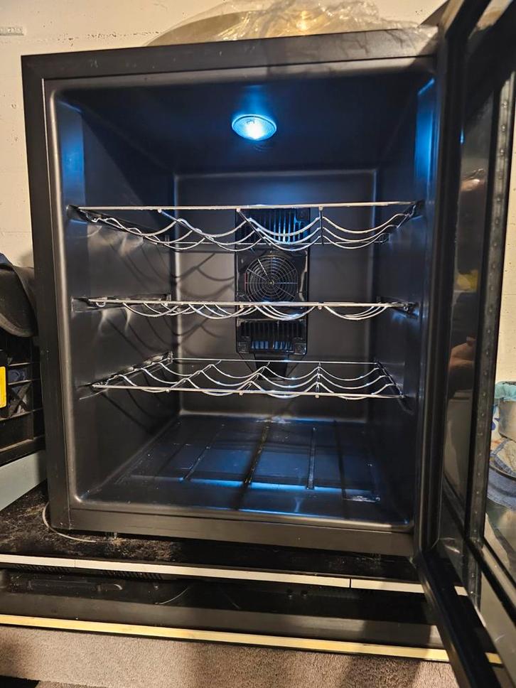 Mini LED Koeling Vriezer - Compact en Efficiënt, Witgoed en Apparatuur, Koelkasten en IJskasten, Gebruikt, Met vriesvak, Minder dan 75 liter