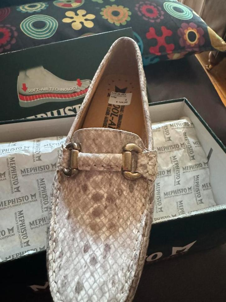 Nieuwe dames schoenen van Mephisto waren 149,95, Kleding | Dames, Schoenen, Nieuw, Instappers, Ophalen of Verzenden