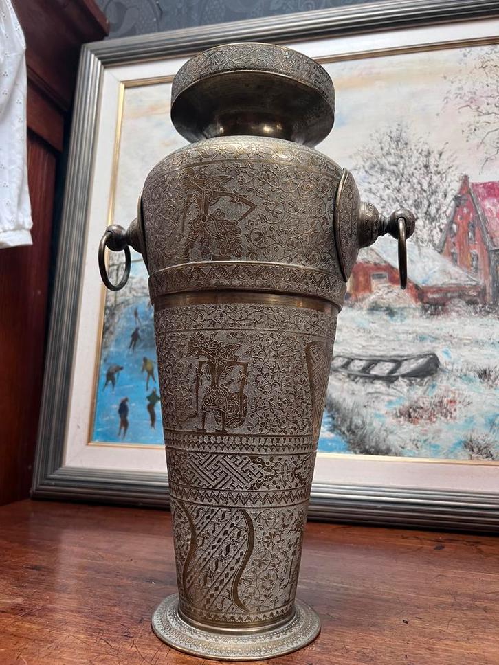 Bronzen Wajang Vaas met Oren - 41cm, Antiek en Kunst, Antiek | Vazen, Ophalen of Verzenden