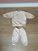 Setje van de Zara: broek + sweater met appel print, maat 80, Kinderen en Baby's, Babykleding | Maat 80, Meisje, Ophalen of Verzenden
