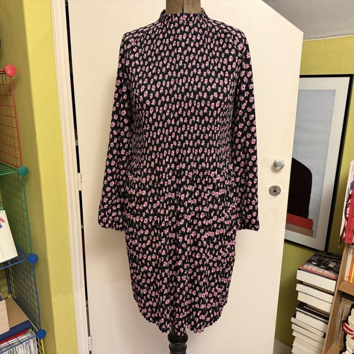 Sisters Point jurk maat 38-40 ZGAN!, Kleding | Dames, Jurken, Zo goed als nieuw, Maat 38/40 (M), Zwart, Verzenden