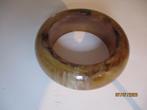 Armband kunststof vintage 100 gram. 2.8 cm hoog., Ophalen of Verzenden, Gebruikt, Bruin, Kunststof of Plastic