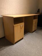 Bureau -grenen- voor klein en oud, Ophalen, Zo goed als nieuw, Bureau