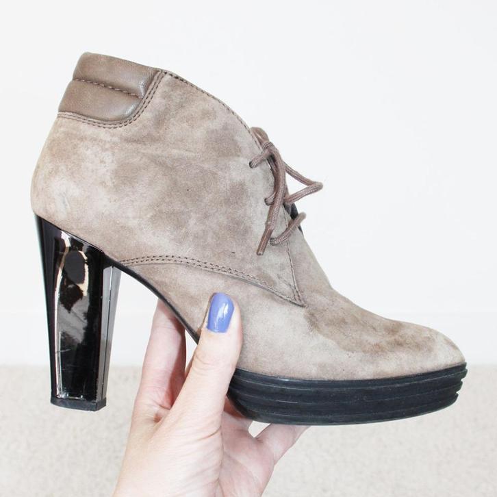 Schitterende Suede Hogan Enkellaarsjes -31 (Maat 40) € 55,-, Kleding | Dames, Schoenen, Zo goed als nieuw, Lage of Enkellaarzen