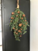 Zijden silk toef met cypresse en kerstbelletjes NIEUW!, Info@flowersbymirjam.nl, Nieuw, Transformatorstraat 6a, Ophalen of Verzenden