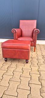 Schapenleren fauteuil met voetenbankje, Huis en Inrichting, Fauteuils, Ophalen, ., 75 tot 100 cm, Zo goed als nieuw