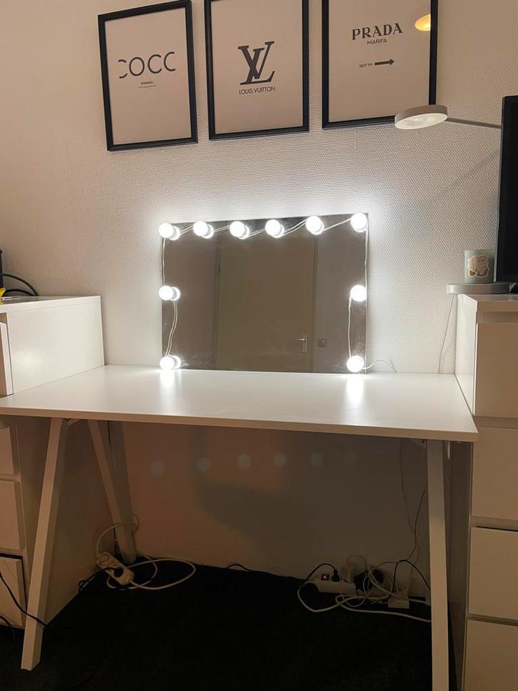 Bureau met spiegel en verlichting, Huis en Inrichting, Tafels | Kaptafels, Zo goed als nieuw, Minder dan 100 cm, 100 tot 150 cm