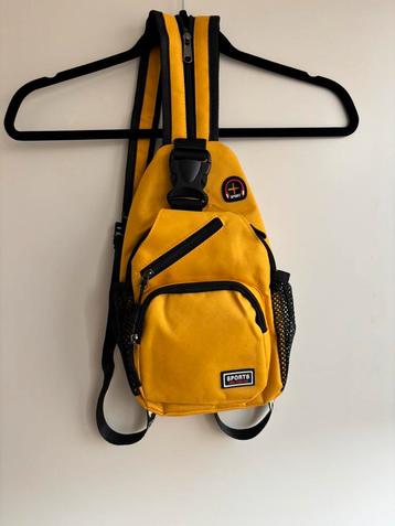 Nieuwe crossbody tas / rugtas veel vakken en verstelbaar beschikbaar voor biedingen