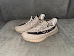 Adidas Yeezy 350 v2 Slate - Maat 45 1/3, Kleding | Heren, Ophalen of Verzenden, Zo goed als nieuw, Overige kleuren, Sneakers of Gympen