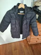 MNG Winterjas Jongen Maat 122 - Zwart met Capuchon, MNG, Ophalen of Verzenden, Zo goed als nieuw, Jongen