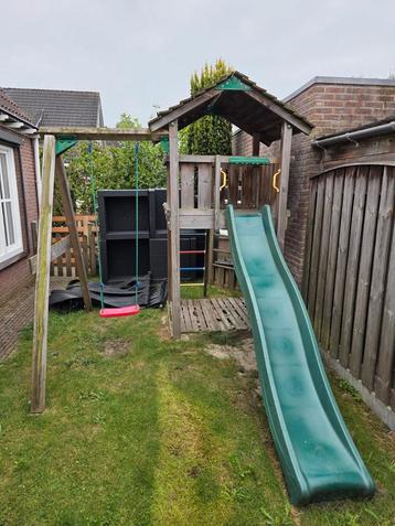 Jungle gym cottage 1 speelhuisje met babyschommel beschikbaar voor biedingen