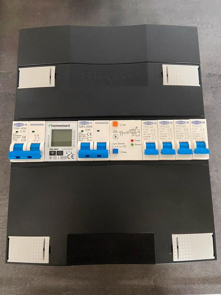 Nieuwe groepenkast - meterkast - homewizard - 4x groep, Hobby en Vrije tijd, Elektronica-componenten, Nieuw, Ophalen of Verzenden