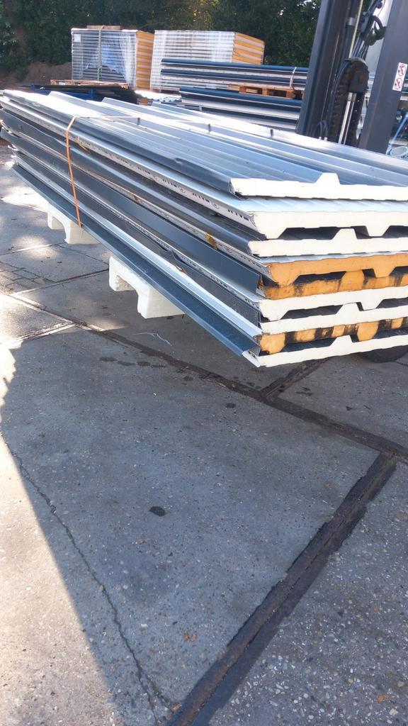 Partij geïsoleerde dakpanelen, B-keuze, Doe-het-zelf en Verbouw, Metalen, Zo goed als nieuw, IJzer, Ophalen