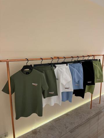 Balenciaga zomersets beschikbaar voor biedingen