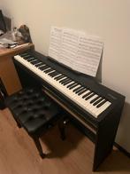 Roland digitale piano (2 jaar) + onderstel +pedal unit, Muziek en Instrumenten, Ophalen, Zwart, Digitaal, Zo goed als nieuw