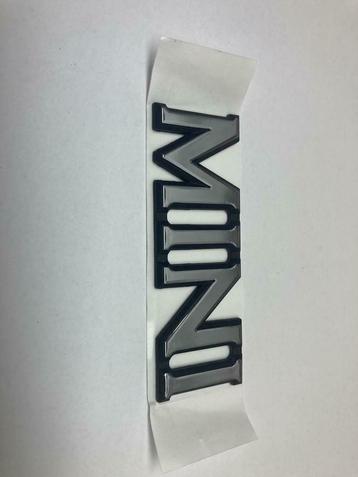 Emblemen classic Mini Cooper beschikbaar voor biedingen