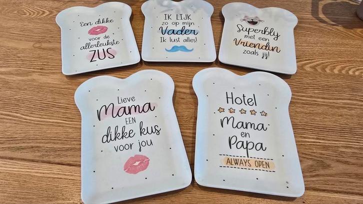 Bamboe serveerbordjes met tekst – NIEUW – €4 per stuk!, Huis en Inrichting, Woonaccessoires | Tekstborden en Spreuken, Nieuw, Ophalen of Verzenden