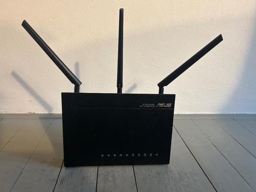 4x ASUS RT-AC68U Dual-Band Routers --Perfect voor AiMesh Wi-, Computers en Software, Routers en Modems, Zo goed als nieuw, Router