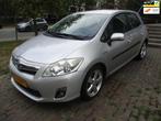 Toyota Auris 1.8 Full Hybrid Aspiration//AUTOMAAT//100%DEALE, Auto's, Euro 5, 4 cilinders, Origineel Nederlands, 26 km/l