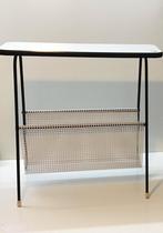 Vintage lectuurtafel, met geperforeerd rek, Ophalen of Verzenden, Zo goed als nieuw