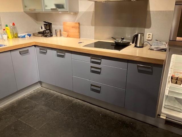 comleet ingerichte keuken, 20 jaar, Huis en Inrichting, Keuken | Complete keukens, Gebruikt, Hoekkeuken, Blauw, Hout, Ophalen